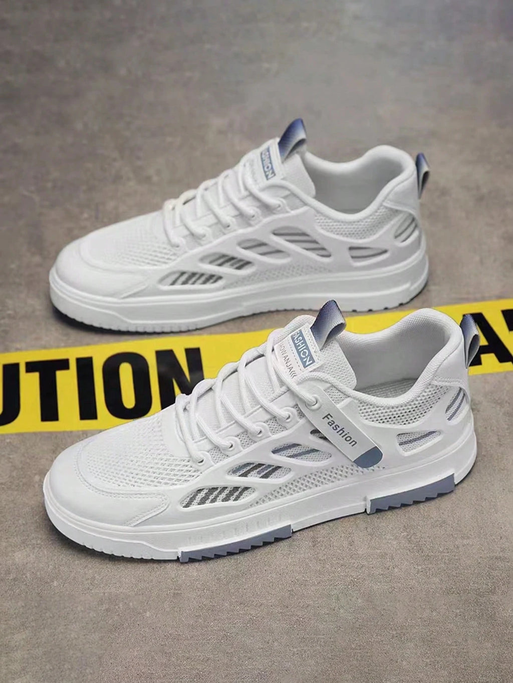 Men's versatile casual athletic shoe, 2026 style, breathable mesh shoe for everyday and beach wear