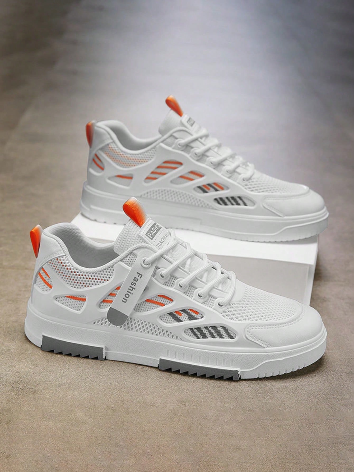 Men's versatile casual athletic shoe, 2026 style, breathable mesh shoe for everyday and beach wear