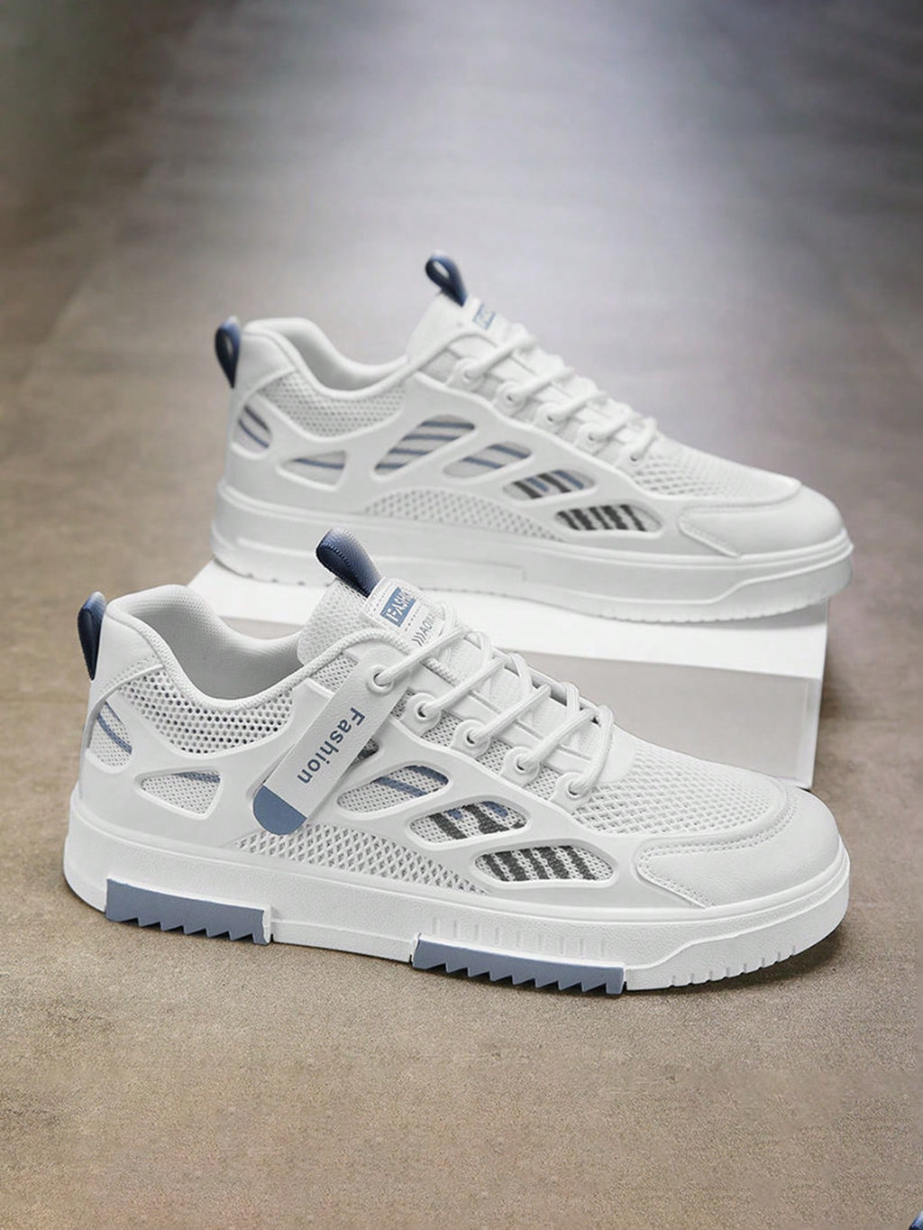 Men's versatile casual athletic shoe, 2026 style, breathable mesh shoe for everyday and beach wear